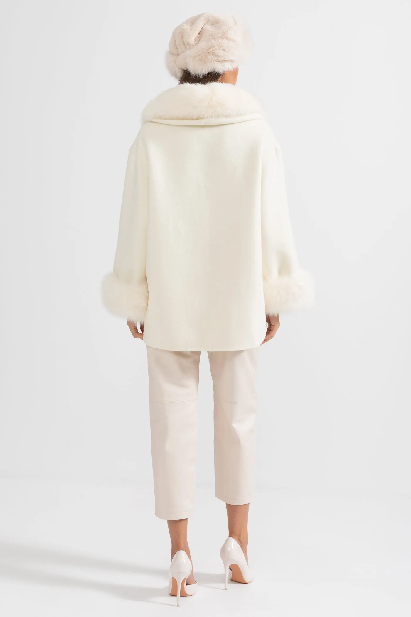 Cashmere Coat With Oversized Fox Fur Collar - Off White