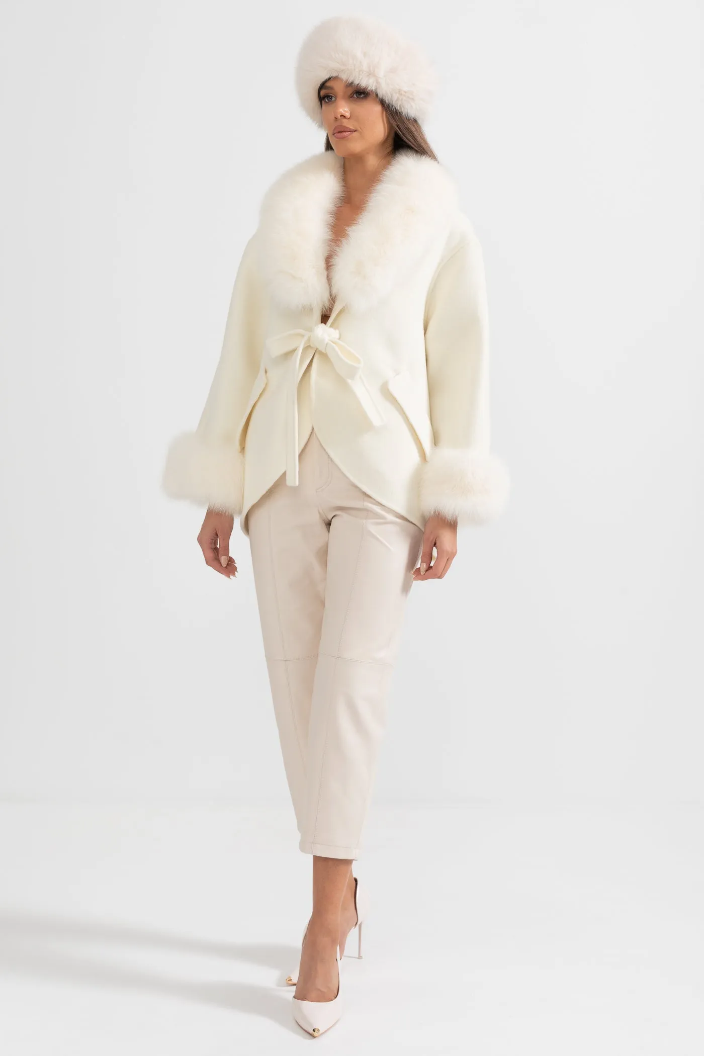 Cashmere Coat With Oversized Fox Fur Collar - Off White