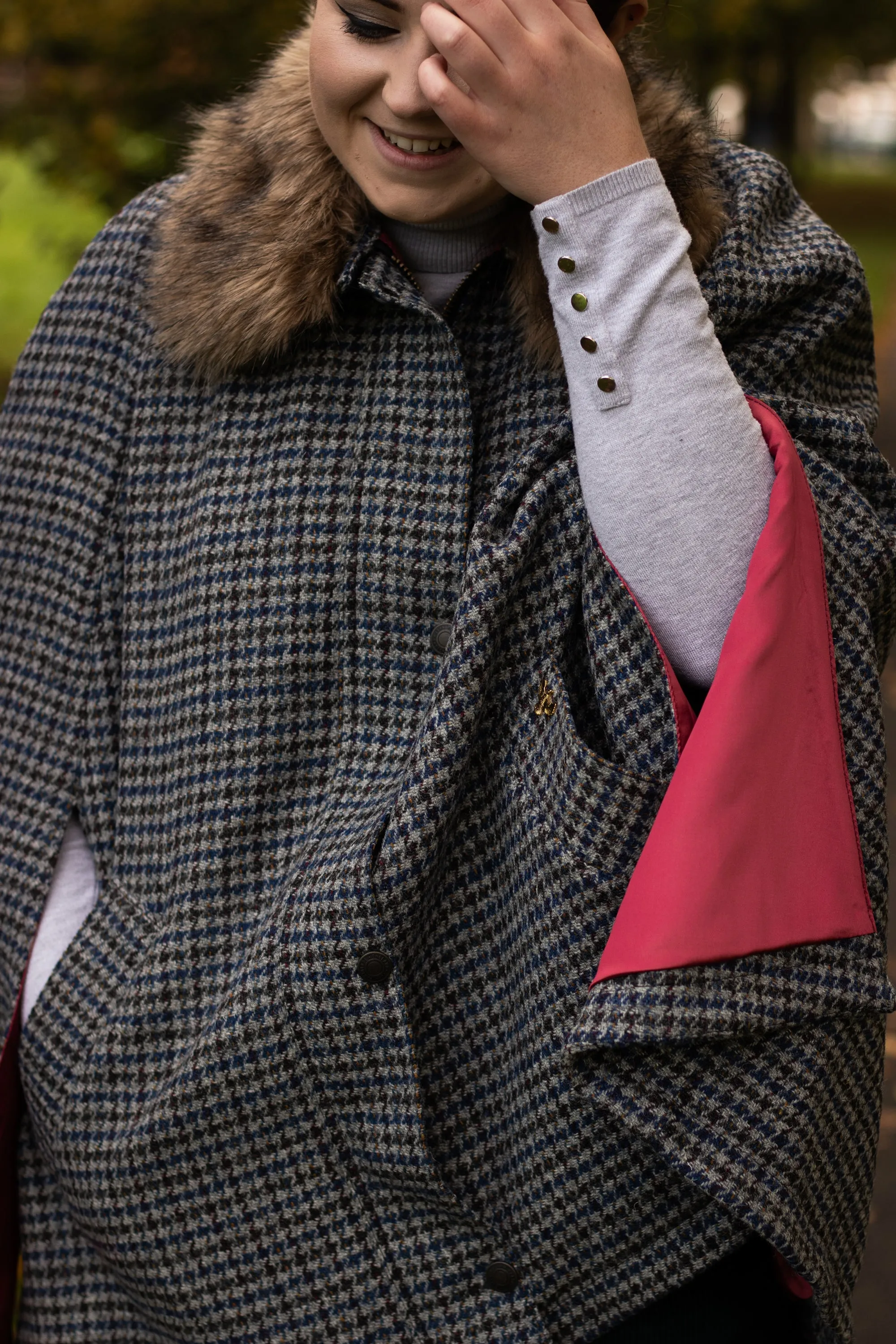 Newbury Tweed Cape with Faux Fur Collar - Navy and Grey Houndstooth