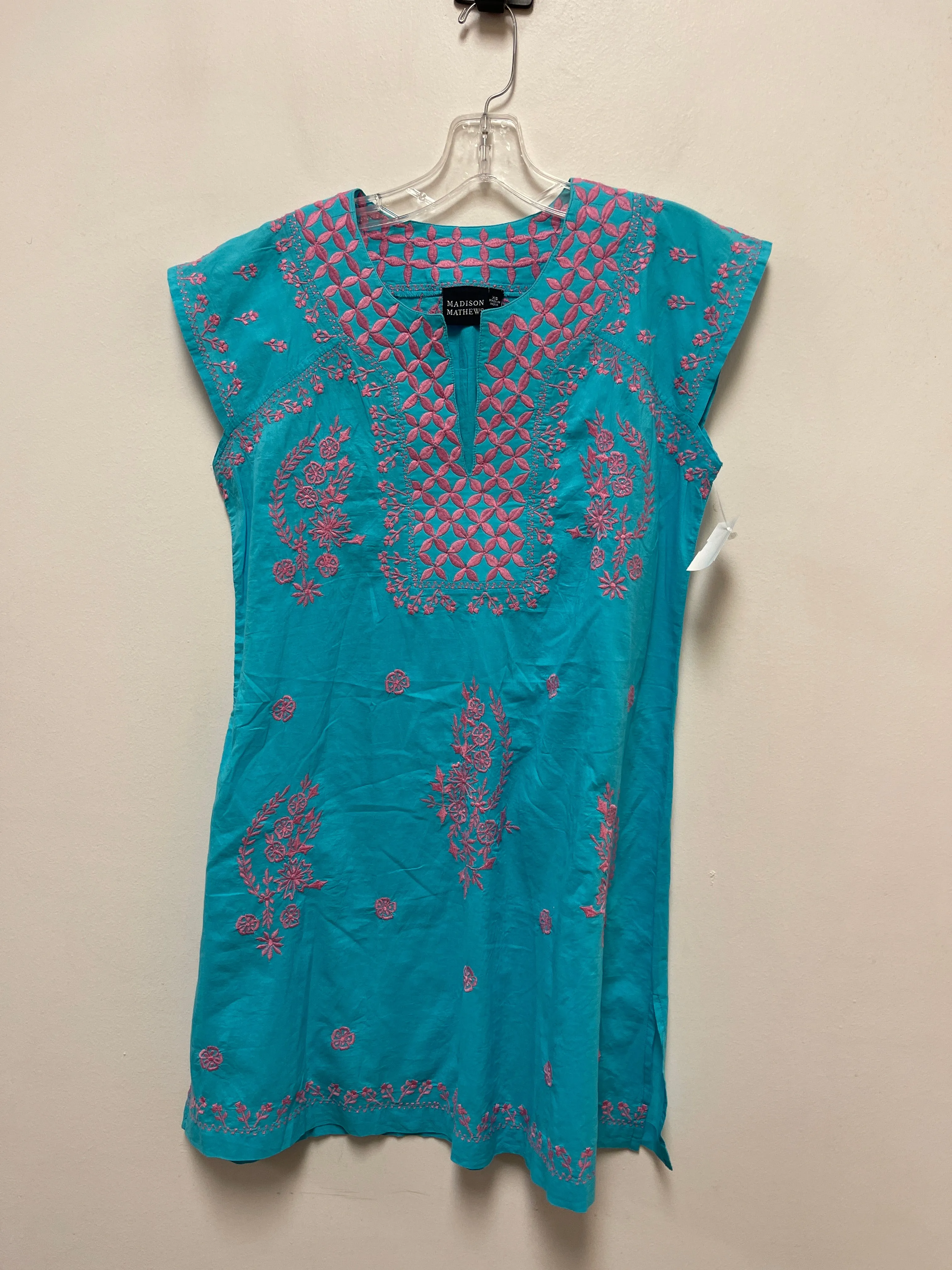 Tunic Short Sleeve By Clothes Mentor In Blue & Pink, Size: Xs